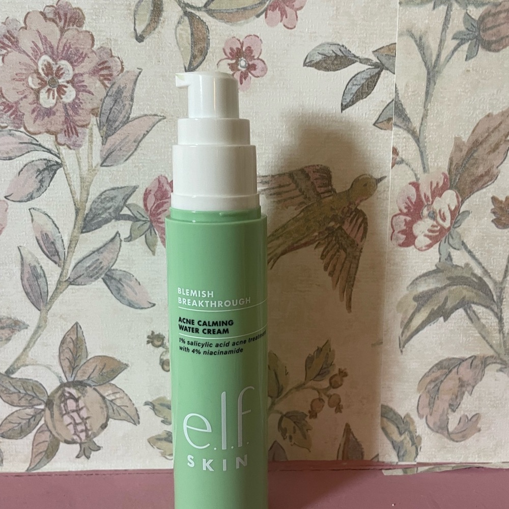 ELF Skin Acne Calming Water Cream - Mint Green